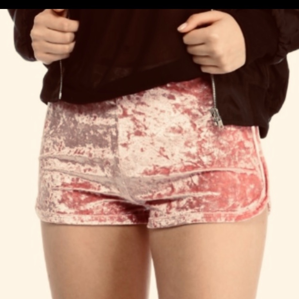 WINDSOR Rose Pink Crushed Velvet High Rise Shorts, Size Small